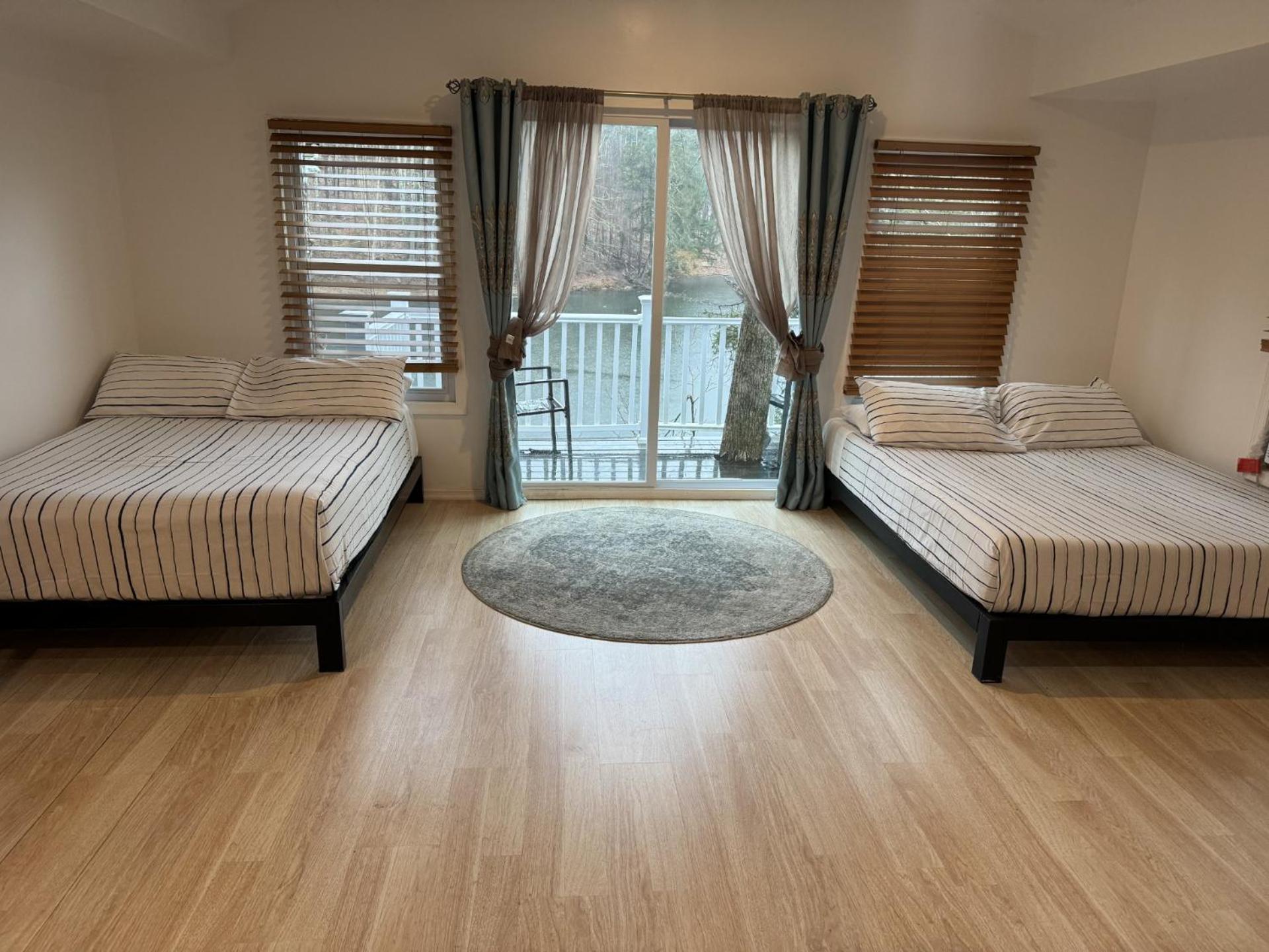 Rainbow Mountain Resort - Lgbtq Friendly 东斯特劳兹堡 外观 照片