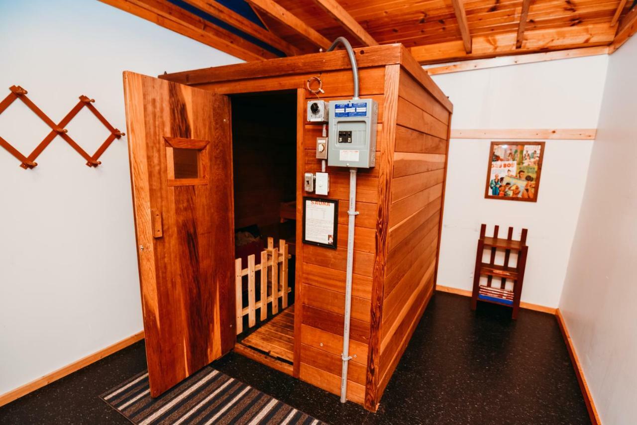 Rainbow Mountain Resort - Lgbtq Friendly 东斯特劳兹堡 外观 照片