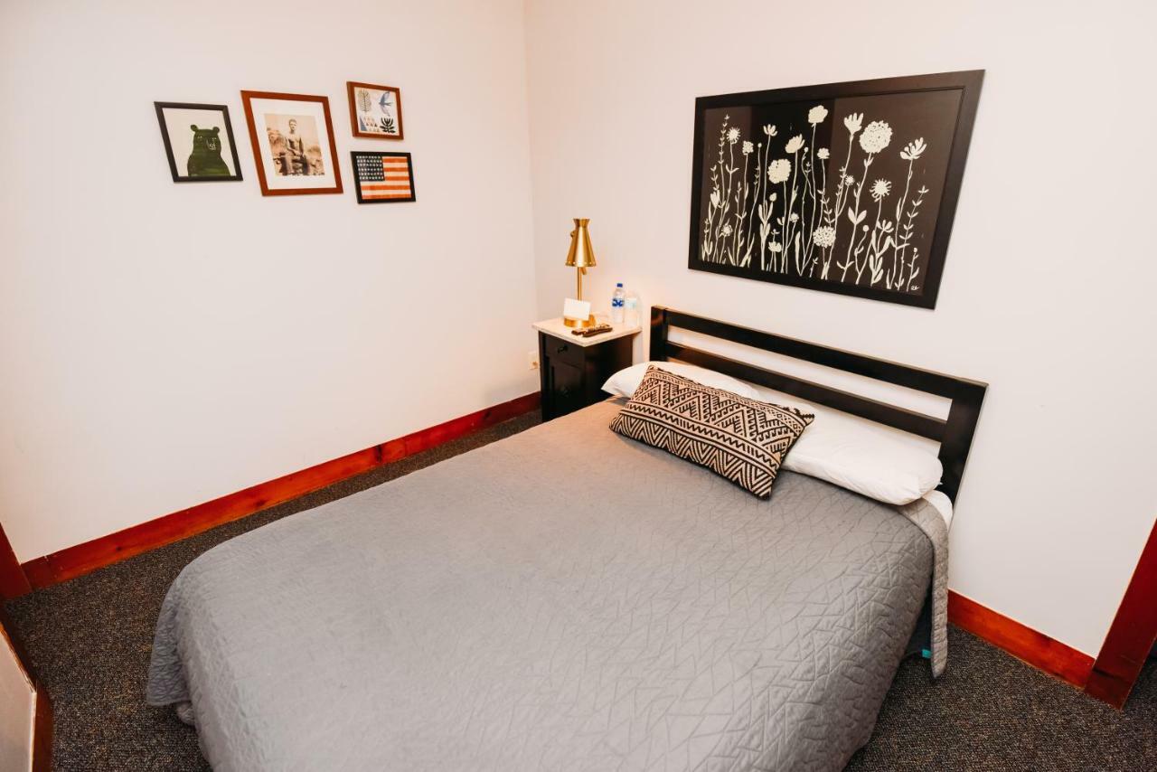 Rainbow Mountain Resort - Lgbtq Friendly 东斯特劳兹堡 外观 照片