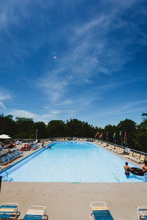 Rainbow Mountain Resort - Lgbtq Friendly 东斯特劳兹堡 外观 照片